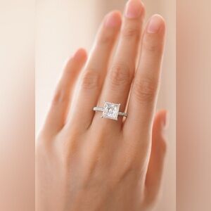 Elegant Solid Silver 2.0ct Moissanite Ring